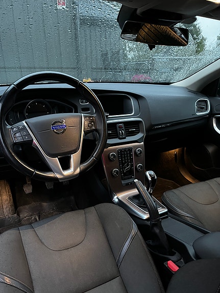 Volvo V40 Cross Country 5 of 5