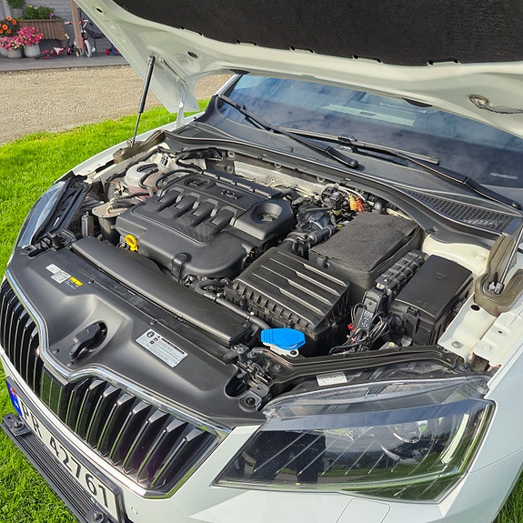 Skoda Superb 9 of 24