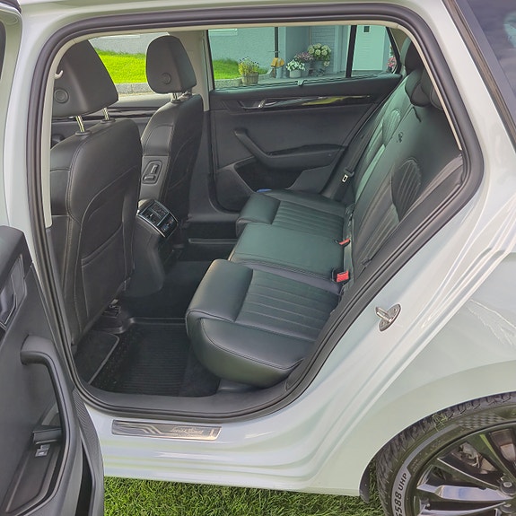 Skoda Superb 15 of 24
