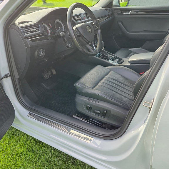 Skoda Superb 12 of 24