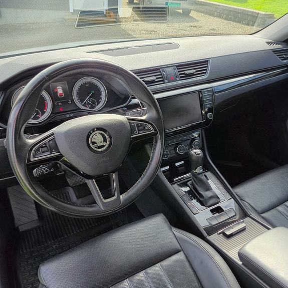 Skoda Superb 13 of 24