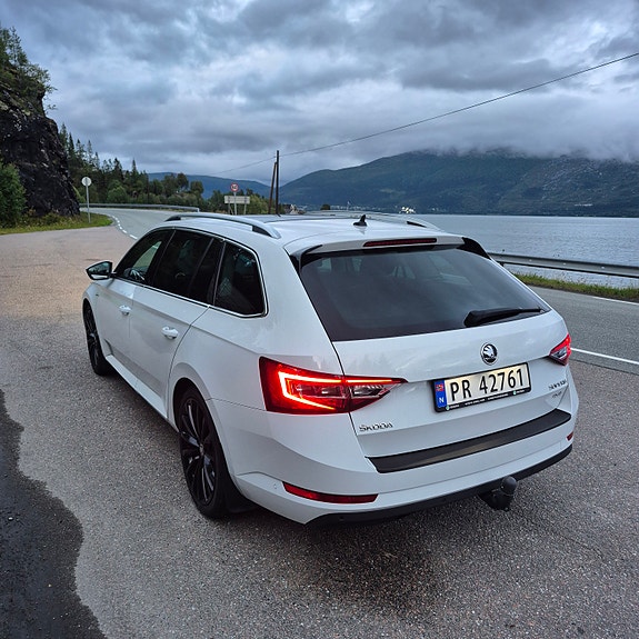 Skoda Superb 2 of 24