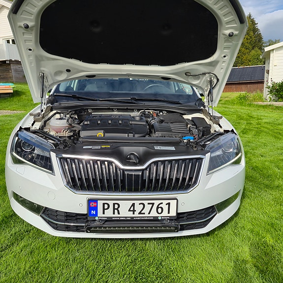 Skoda Superb 8 of 24