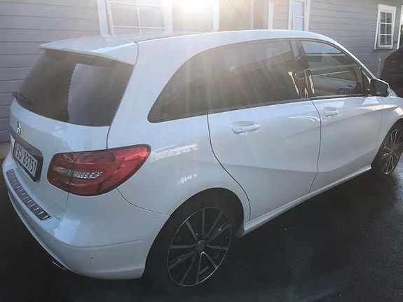 Mercedes-Benz B180 5 of 5
