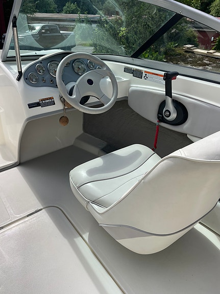 Maxum 1800 MX – klar for sesong/Velholdt bowrider med MerCruiser 3.0 10 of 18