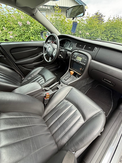 Jaguar X-TYPE 30 of 30