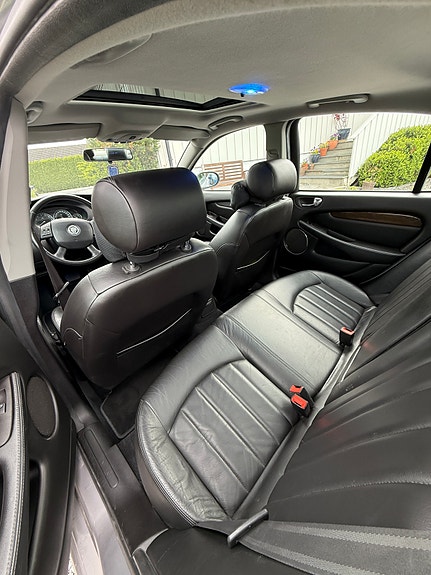 Jaguar X-TYPE 26 of 30