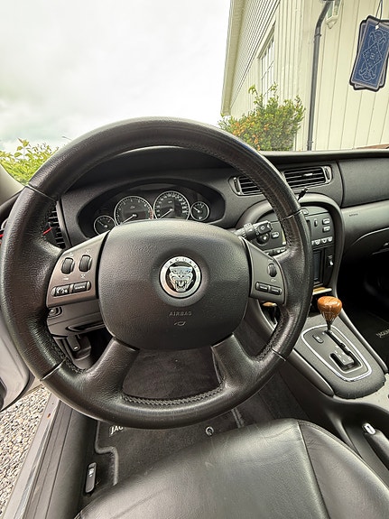 Jaguar X-TYPE 28 of 30