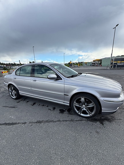 Jaguar X-TYPE 19 of 30