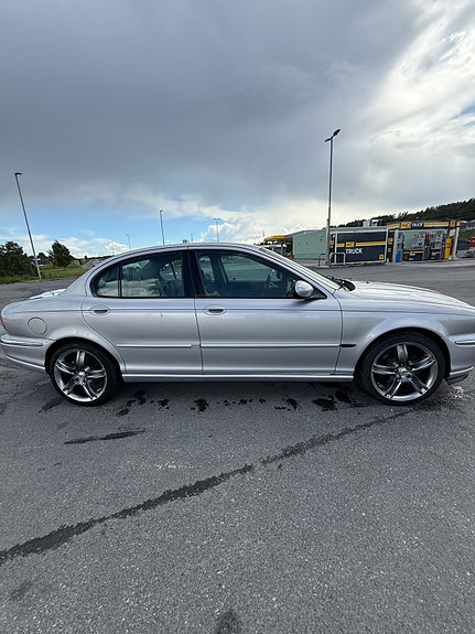 Jaguar X-TYPE 17 of 30