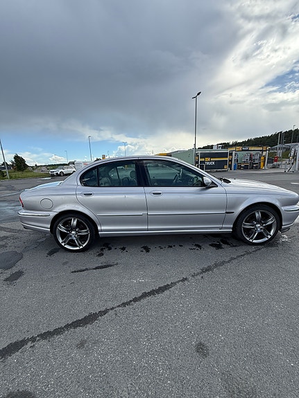 Jaguar X-TYPE 16 of 30