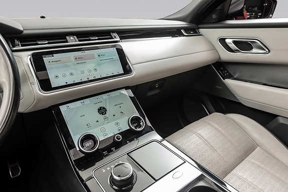 Land Rover Range Rover Velar 24 of 30