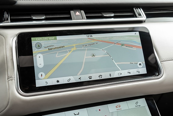 Land Rover Range Rover Velar 26 of 30