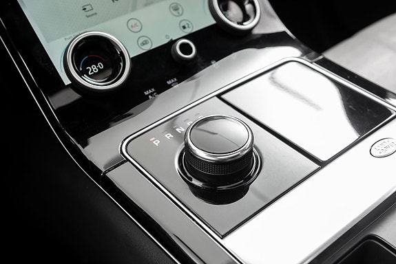 Land Rover Range Rover Velar 29 of 30