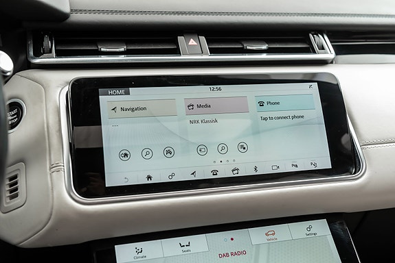 Land Rover Range Rover Velar 25 of 30