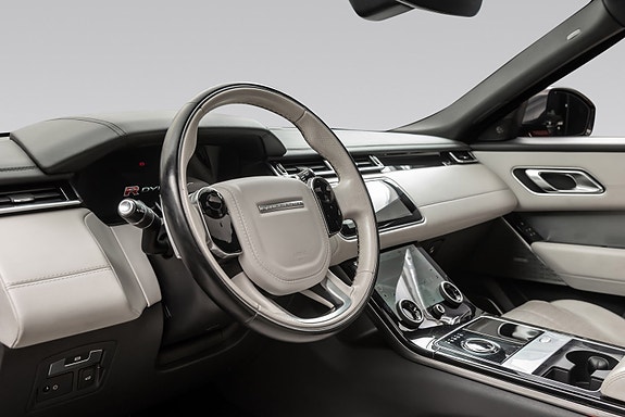 Land Rover Range Rover Velar 17 of 30