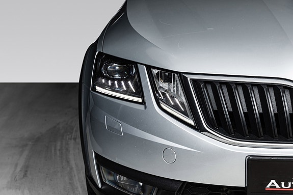 Skoda Octavia Scout 8 of 30