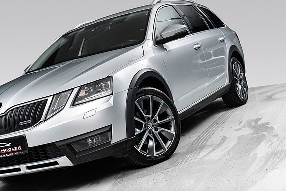 Skoda Octavia Scout 3 of 5