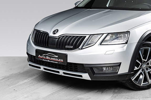 Skoda Octavia Scout 7 of 30