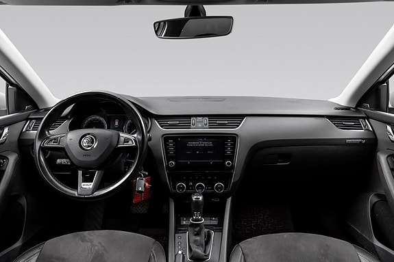 Skoda Octavia Scout 17 of 30