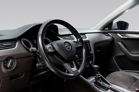 Skoda Octavia Scout 16 of 30
