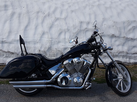 Honda VT 1300 CXA 14 of 27