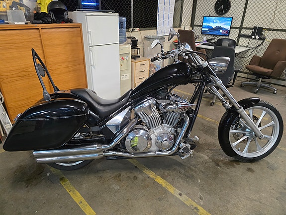 Honda VT 1300 CXA 7 of 27