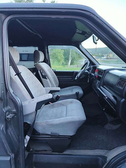 Volkswagen Caravelle 12 of 14