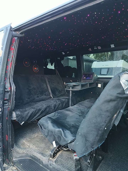 Volkswagen Caravelle 9 of 14