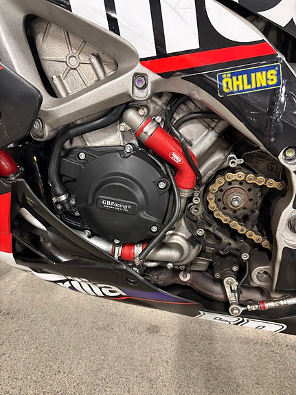 Aprilia RSV4 8 of 13