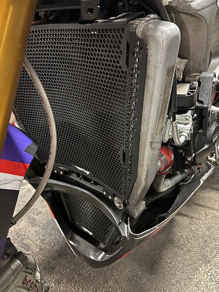 Aprilia RSV4 13 of 13