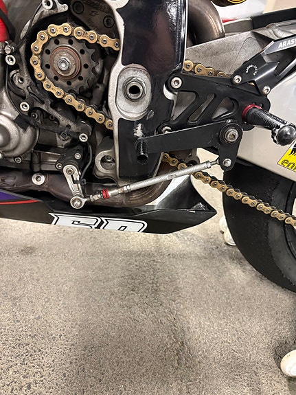 Aprilia RSV4 7 of 13