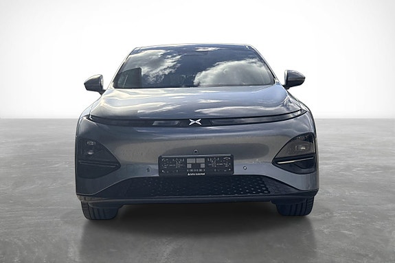 XPeng G6 2 of 5