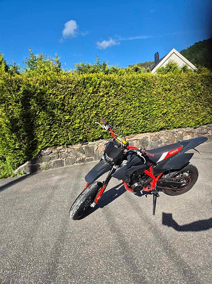 Beta Beta 525 r 5 of 5