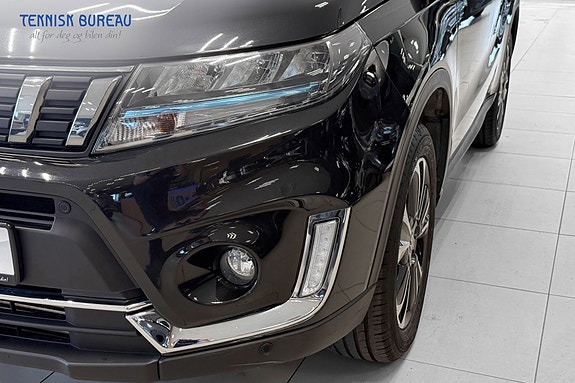 Suzuki Vitara 2 of 27