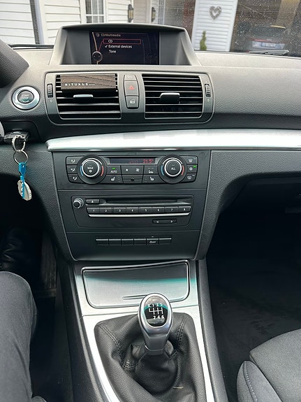 BMW 116d 3 of 8
