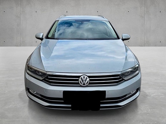 Volkswagen Passat 2 of 5
