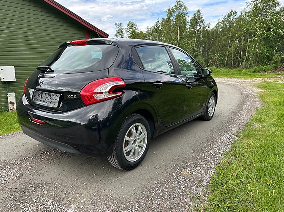 Peugeot 208 6 of 16