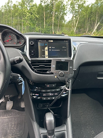 Peugeot 208 15 of 16