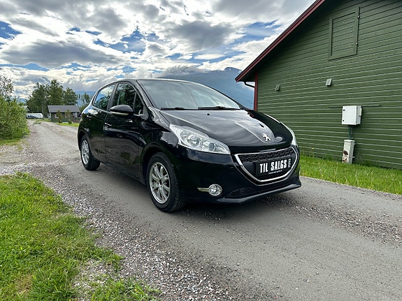 Peugeot 208 8 of 16