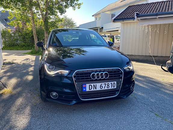 Audi A1 2 of 5