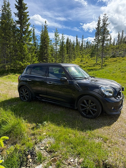 MINI Countryman Cooper SD 2 of 5