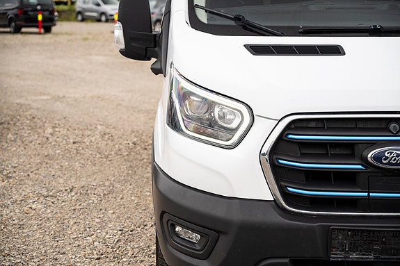 Ford Transit 4 of 5