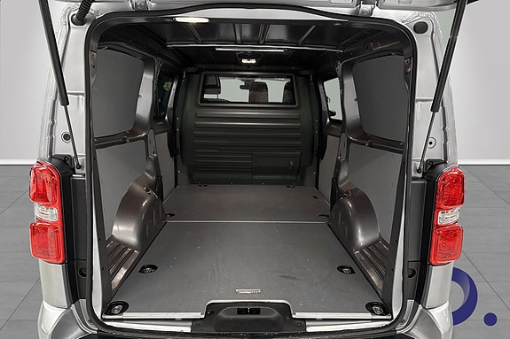 Peugeot e-Expert 9 of 16