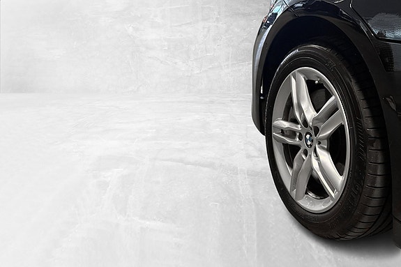 BMW 225xe 3 of 5