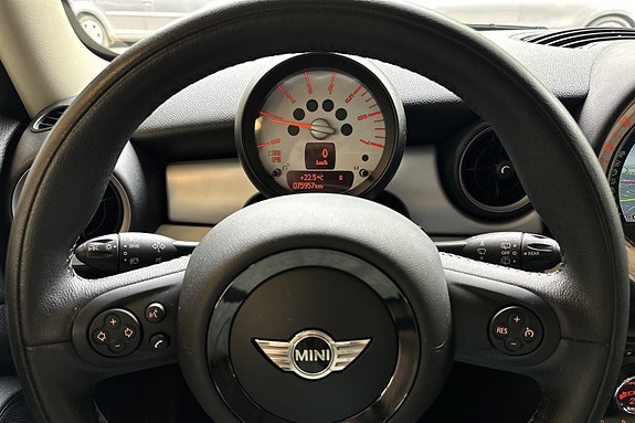 MINI One 17 of 25
