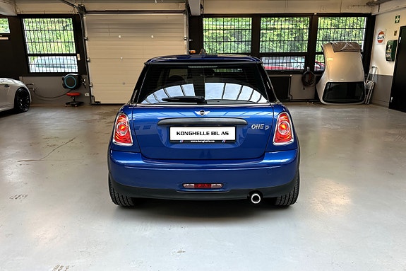 MINI One 4 of 5