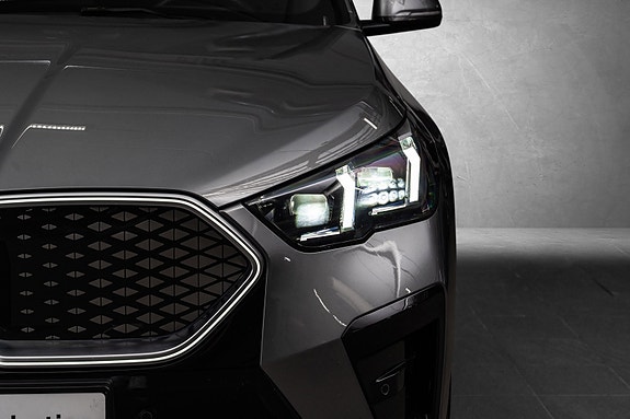 BMW iX2 5 of 30