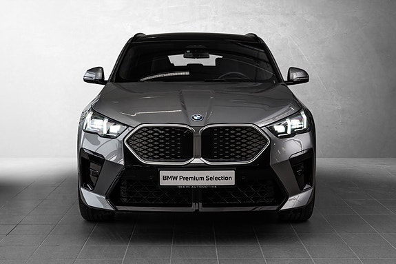 BMW iX2 4 of 30
