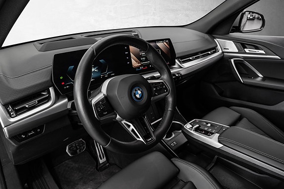 BMW iX2 12 of 30